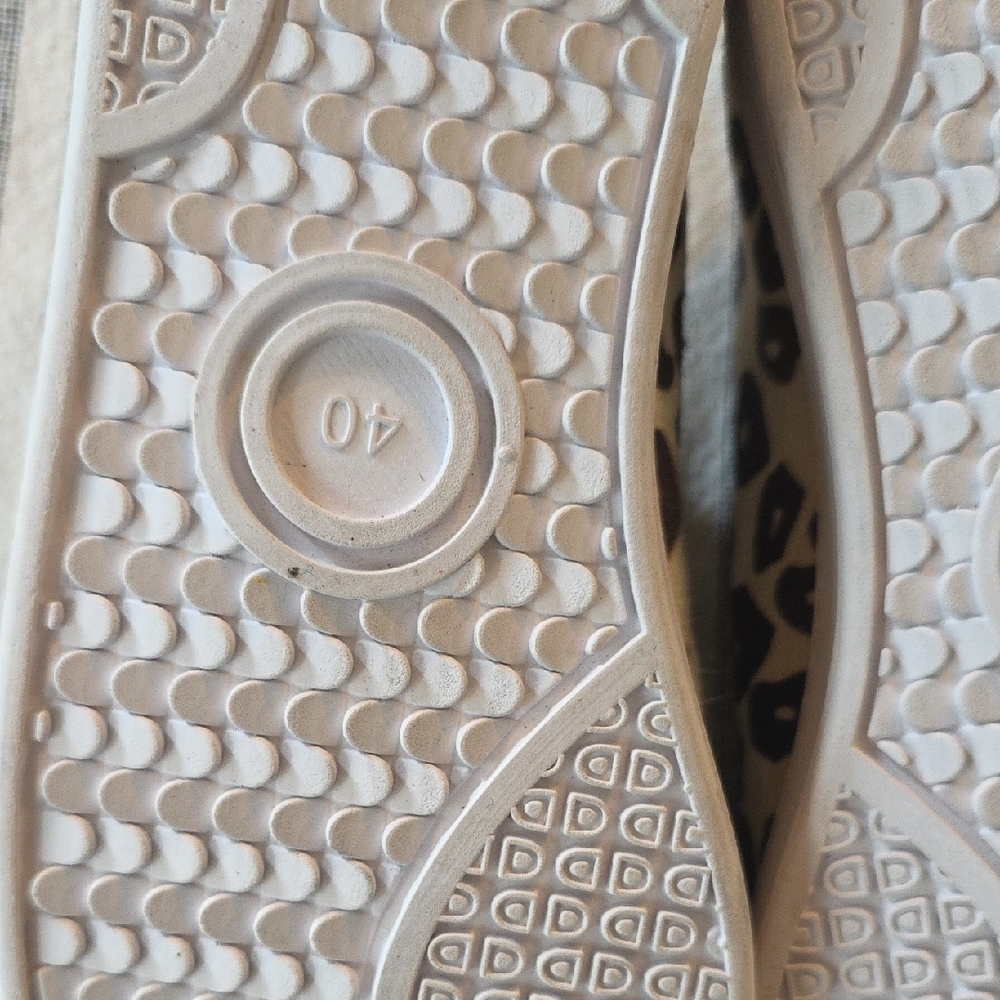 Two Pretty Leopard Print Genuine Calf Hair Sneakers - Leather Lined - Picture 9 of 11